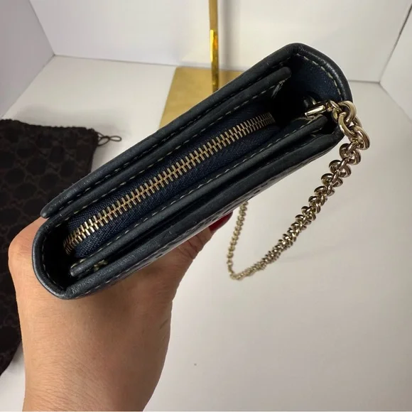 Gucci Leather Wallet on a Chain - Picture 4 of 16